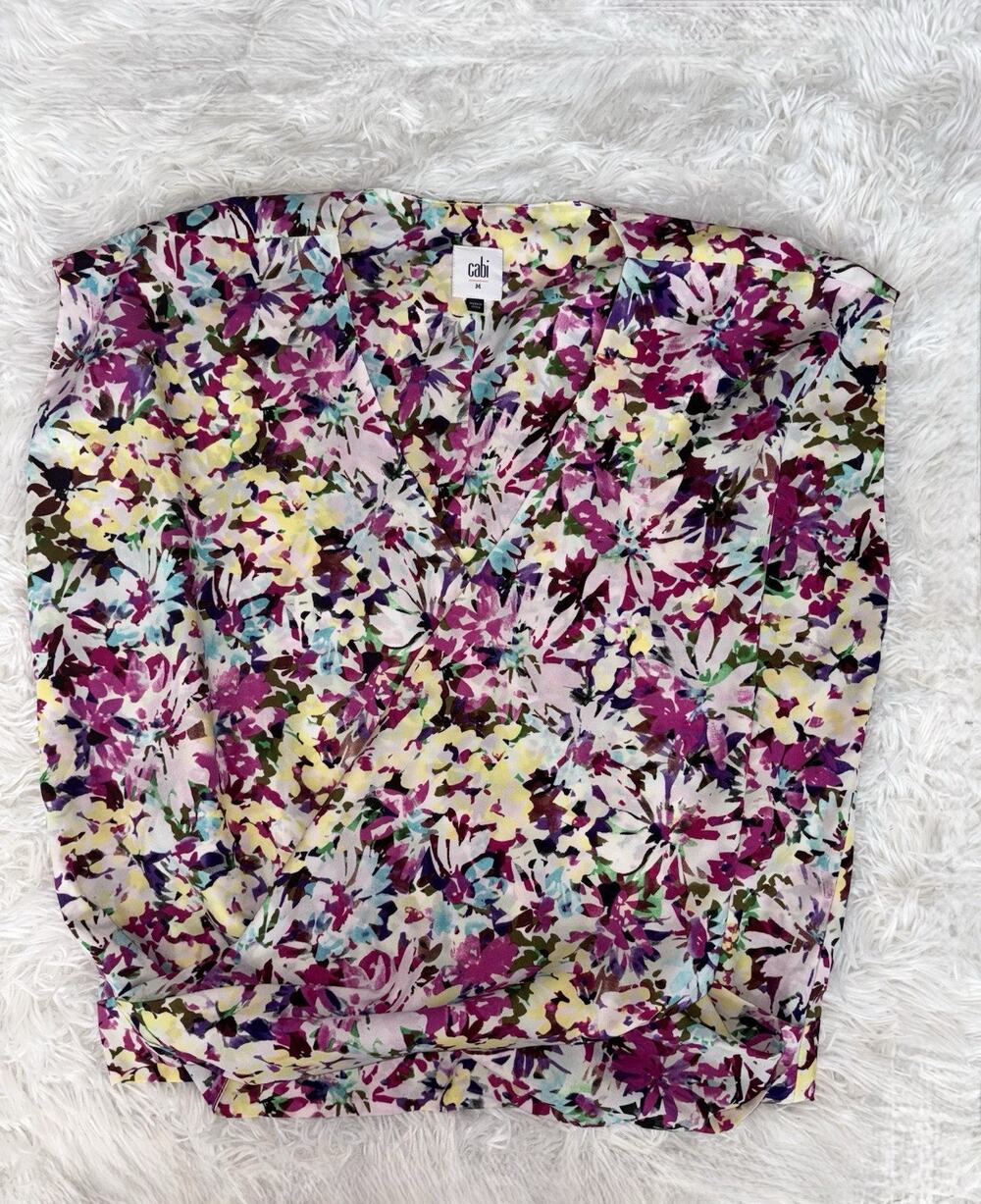 Cabi Women’s M Flowy, Roomy Wide Sleeve Floral Snap Front Blouse. Great Shape.